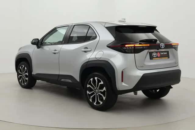 Toyota Yaris Cross (2022) thumbnail 4