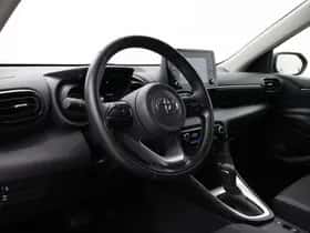 Toyota Yaris (2023) thumbnail 3