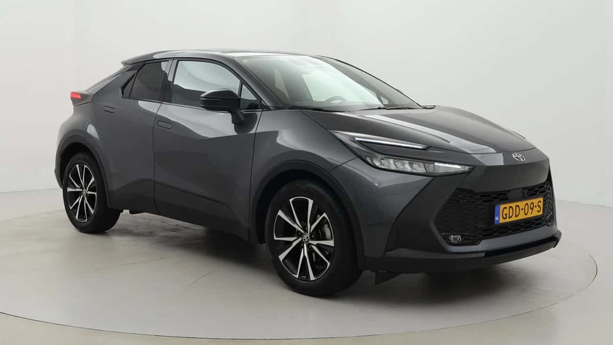 Toyota C-HR (2024) — foto 1