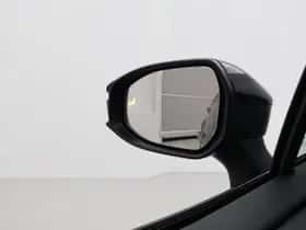 Toyota C-HR (2024) thumbnail 5
