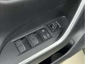 Toyota RAV4 (2023) thumbnail 16