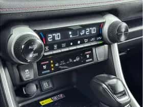 Toyota RAV4 (2023) thumbnail 6