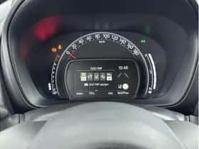 Toyota Aygo X (2024) thumbnail 3