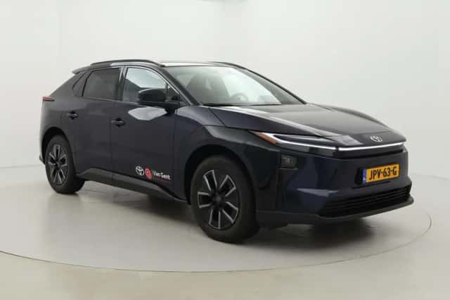 Toyota bZ4X (2026) thumbnail 1