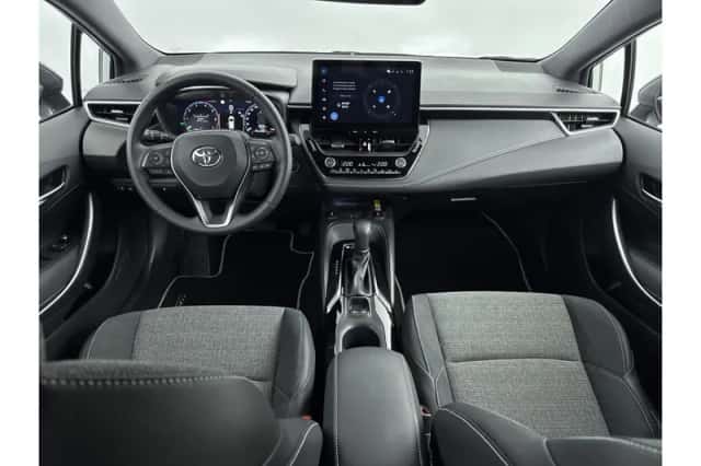 Toyota Corolla (2025) thumbnail 2