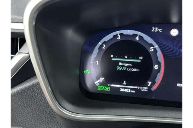 Toyota Corolla (2025) thumbnail 3