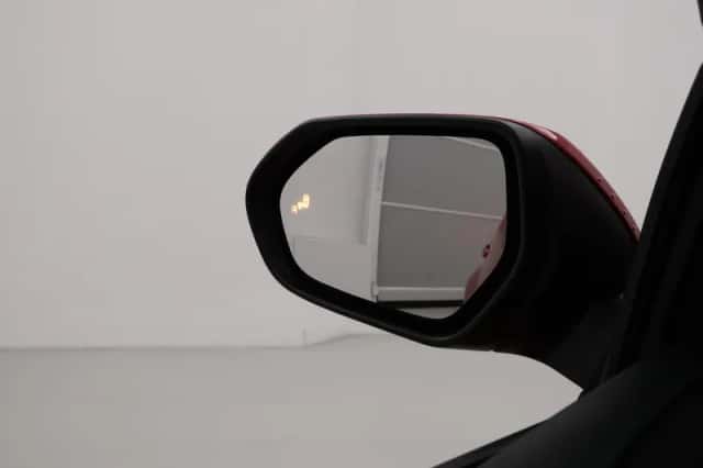 Toyota Yaris (2023) thumbnail 5