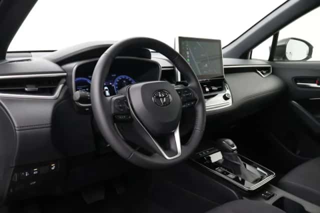 Toyota Corolla Cross (2025) thumbnail 2