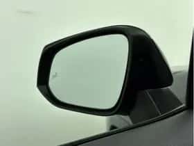 Toyota RAV4 (2024) thumbnail 6