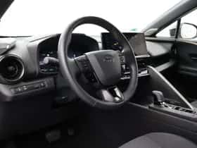 Toyota C-HR (2025) thumbnail 2