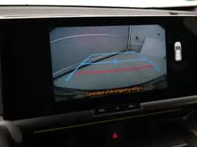 Toyota C-HR (2025) thumbnail 9