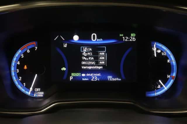 Toyota Corolla (2020) thumbnail 3