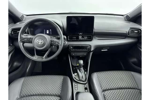 Toyota Yaris (2025) thumbnail 2
