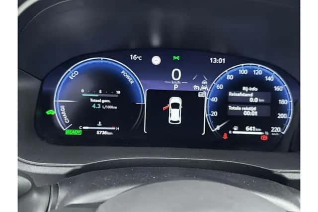 Toyota Yaris (2025) thumbnail 3