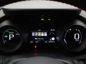 Toyota Yaris (2022) thumbnail 3