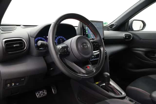 Toyota Yaris Cross (2025) thumbnail 2
