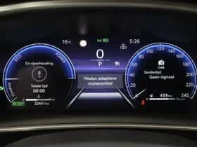 Toyota Corolla (2024) thumbnail 3