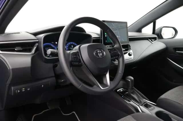 Toyota Corolla (2025) thumbnail 2