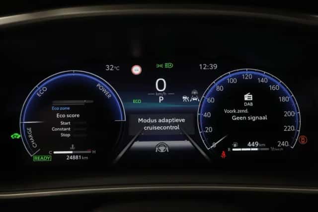 Toyota Corolla (2025) thumbnail 3