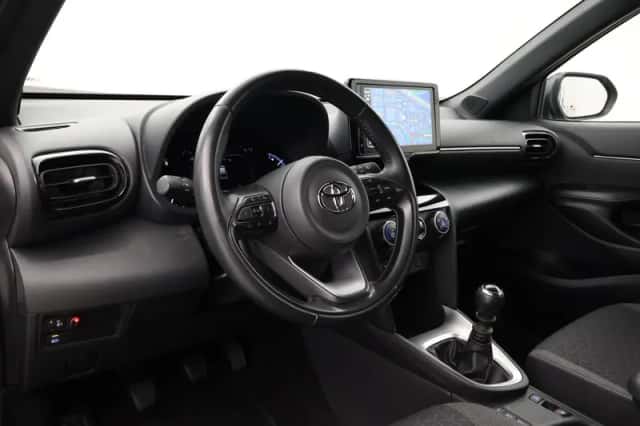 Toyota Yaris Cross (2022) thumbnail 2