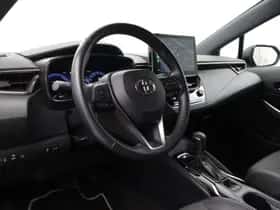Toyota Corolla (2023) thumbnail 2