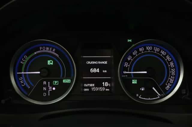 Toyota Auris (2015) thumbnail 3