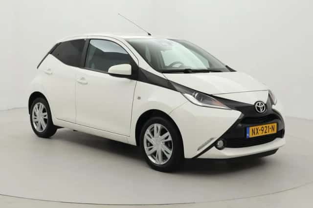 Toyota Aygo (2017) thumbnail 1