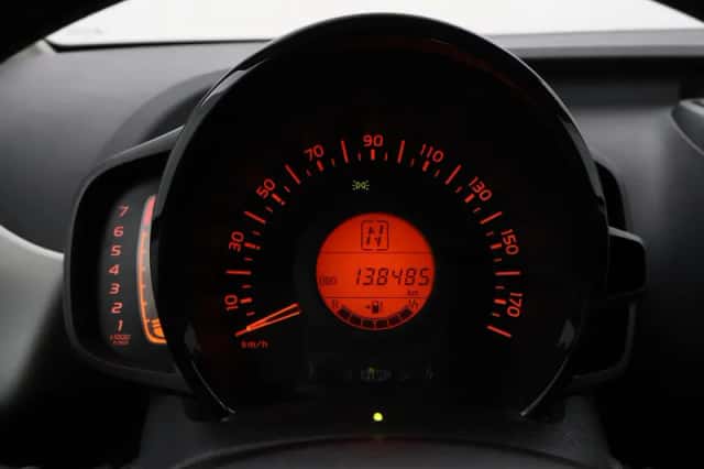 Toyota Aygo (2017) thumbnail 3