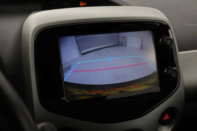 Toyota Aygo (2017) thumbnail 6