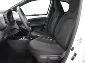 Toyota Aygo X (2024) thumbnail 19