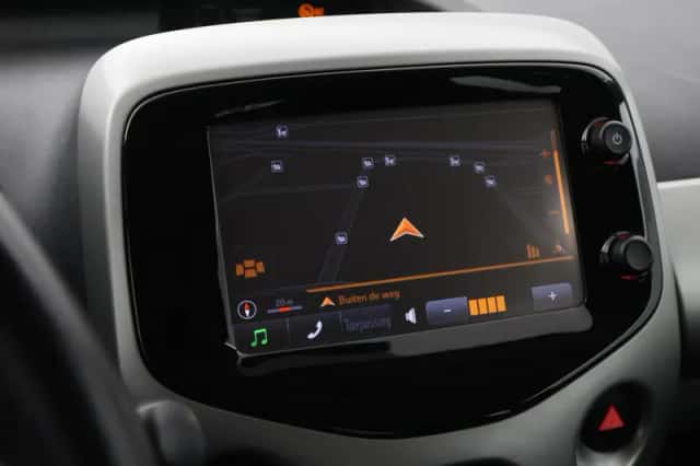 Toyota Aygo (2015) thumbnail 5