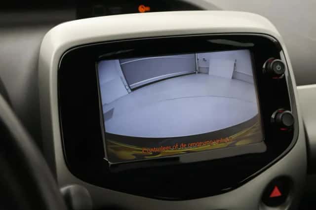 Toyota Aygo (2015) thumbnail 6