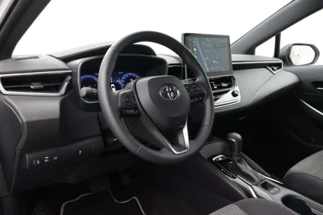 Toyota Corolla (2025) thumbnail 2