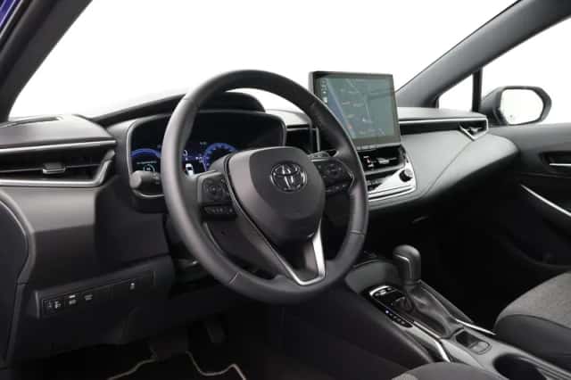 Toyota Corolla (2025) thumbnail 2