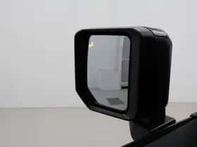 Toyota Land Cruiser (2024) thumbnail 6