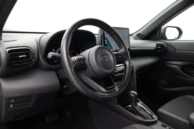 Toyota Yaris Cross (2024) thumbnail 2
