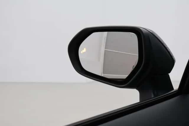 Toyota Corolla (2023) thumbnail 6