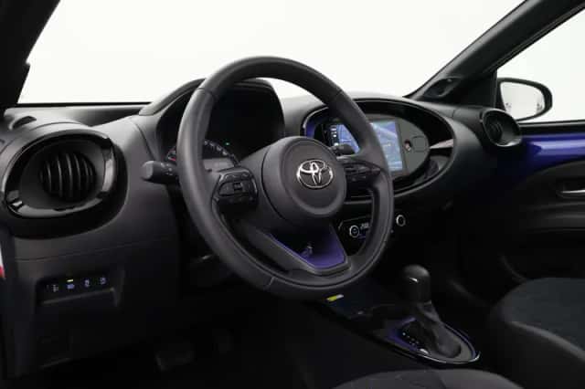 Toyota Aygo X (2022) thumbnail 2