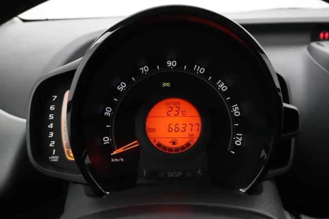 Toyota Aygo (2018) thumbnail 3
