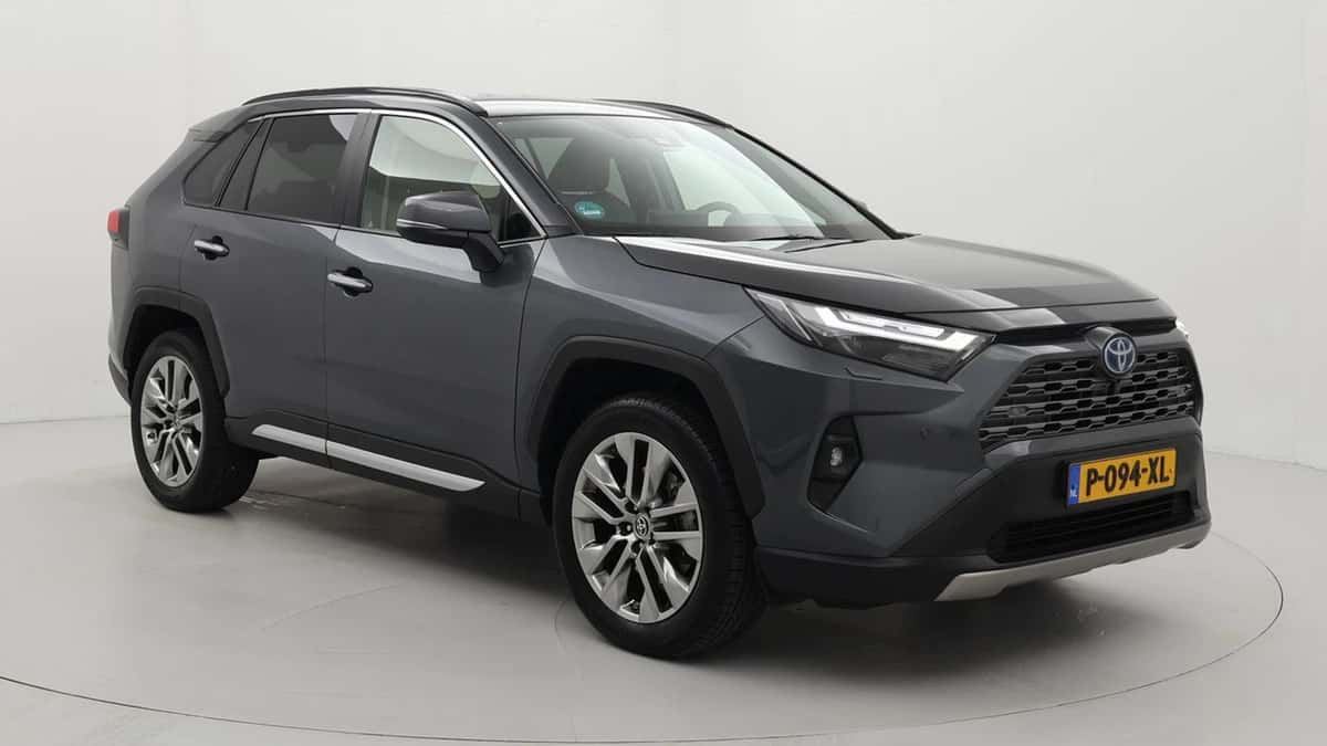 Toyota RAV4 (2022) — foto 1