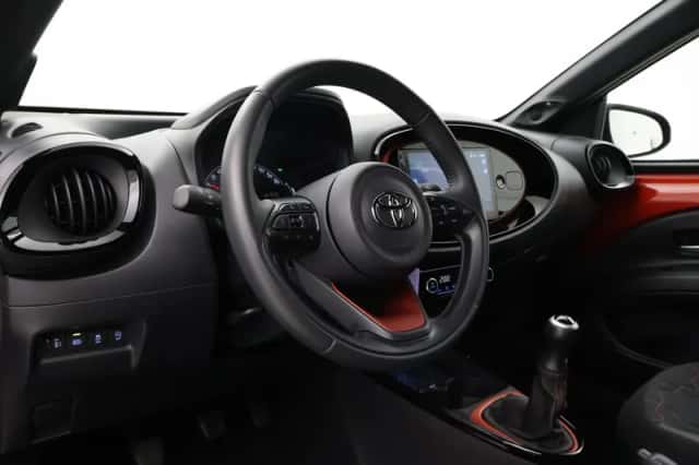 Toyota Aygo X (2023) thumbnail 2