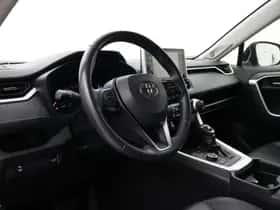 Toyota RAV4 (2020) thumbnail 2