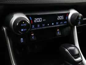 Toyota RAV4 (2020) thumbnail 7