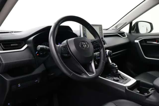 Toyota RAV4 (2020) thumbnail 2