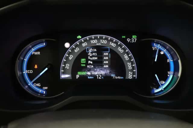 Toyota RAV4 (2022) thumbnail 3