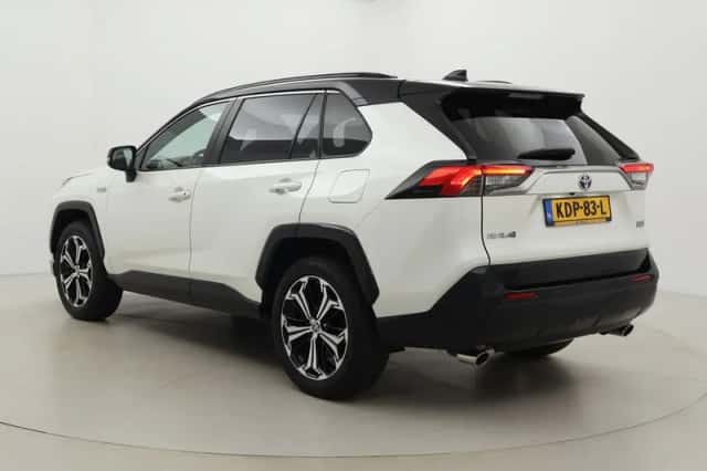 Toyota RAV4 (2022) thumbnail 4