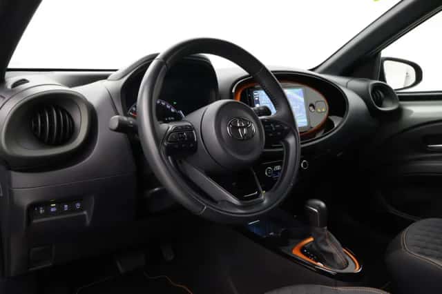 Toyota Aygo X (2022) thumbnail 2