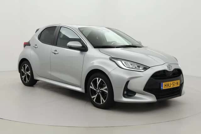 Toyota Yaris (2025) thumbnail 1