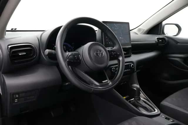 Toyota Yaris (2025) thumbnail 2