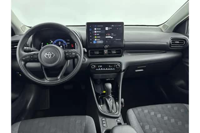 Toyota Yaris (2025) thumbnail 2